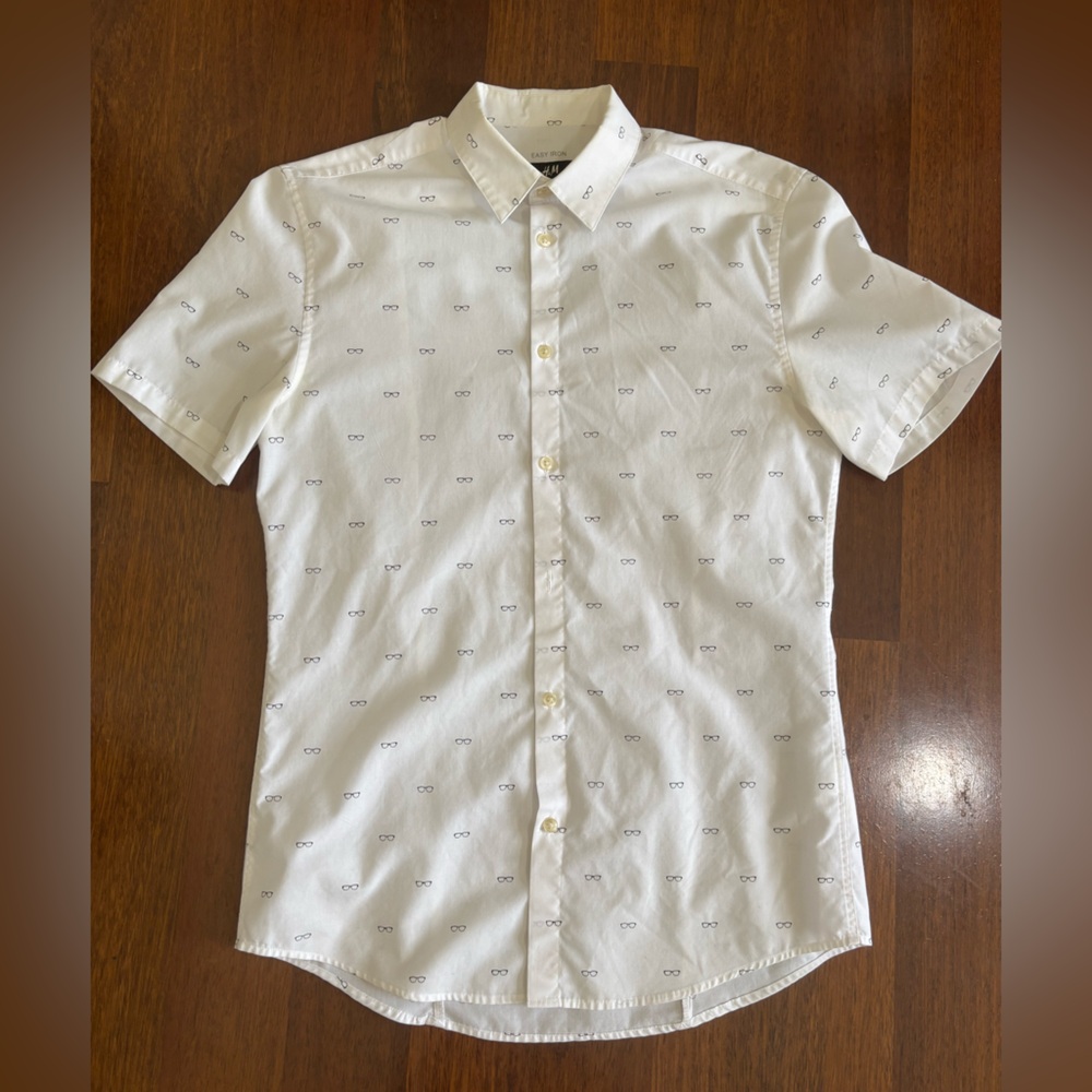 H&M Slim Fit Button-Up Shirt – Glasses Print – Men’s Size M